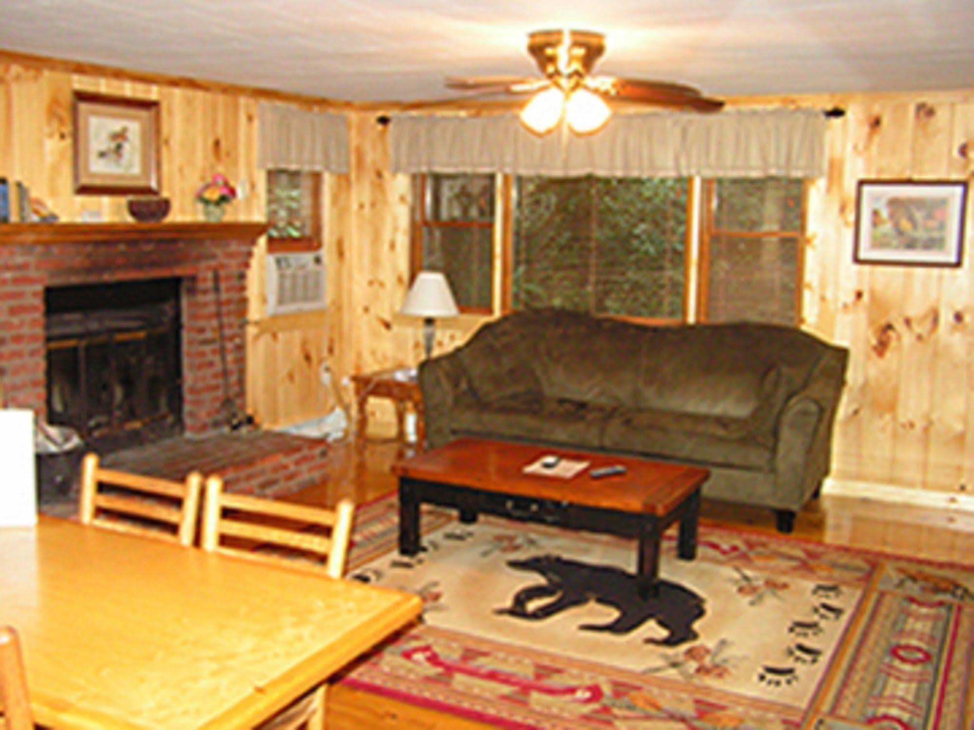 Cabins At Twinbrook Resort Maggie Valley Esterno foto